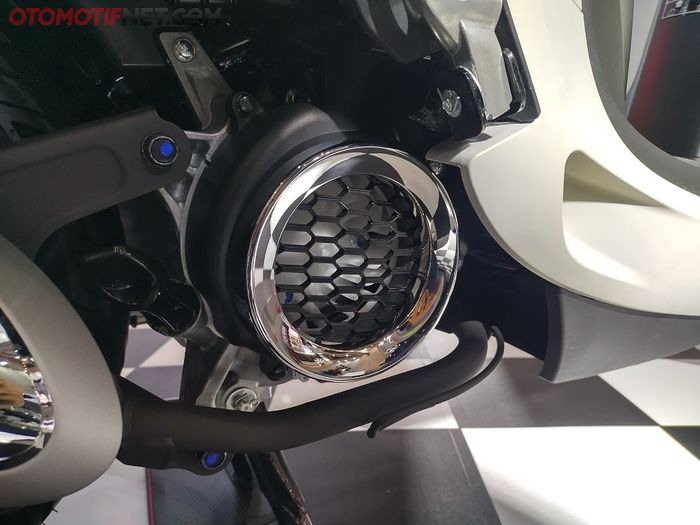 Garnish Fan Cover terpasang pas di cover kipas New Honda Scoopy