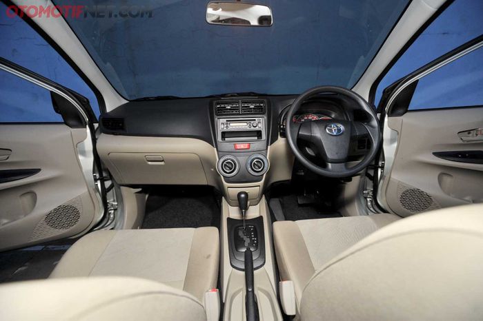 Interior  Toyota Avanza G 1.3  2011
