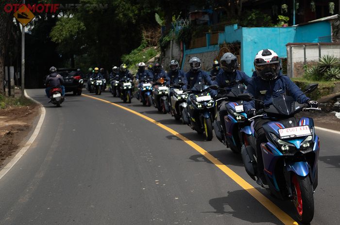 Mini turing dari Bandung ke Naringgul, Cianjur Selatan. Menguji performa Yamaha Aerox Alpha dan Turbo