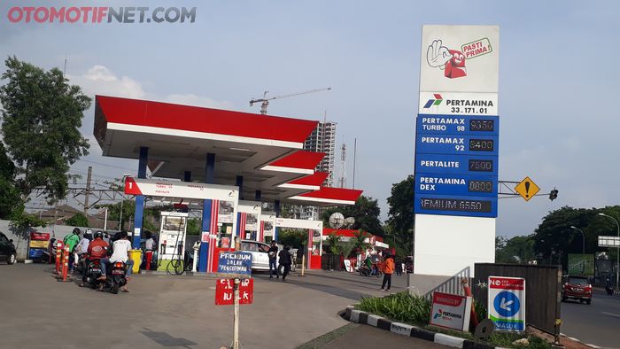 Ilustrasi SPBU Pertamina Pasti Prima punya papan plang berwarna biru