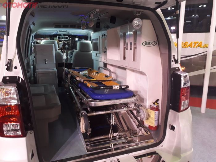 Kabin pasien Suzuki APV GE2-PS Ambulans Transport Plus