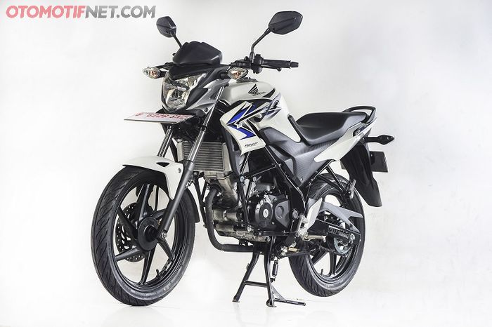 Generasi pertama Honda CB150R