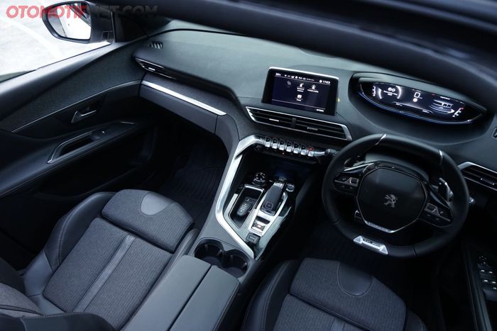 Interior Peugeot 3008 GT Line, tampil artistik dan futuristik