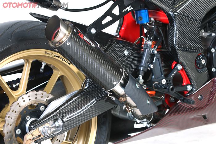 Modifikasi Honda CBR250RR Red Bloody Carbon Layz Motor