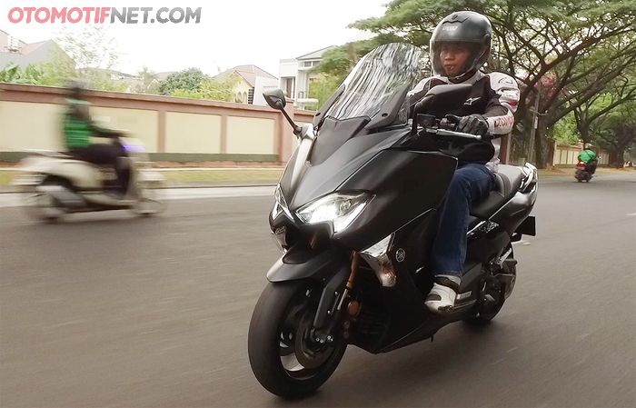 Yamaha TMAX DX 2018