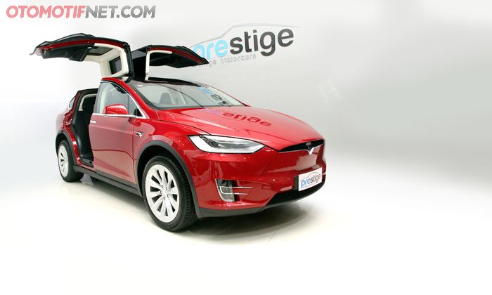 Ilustrasi Tesla Model X 75D yang dijual Prestige Image Motorcars