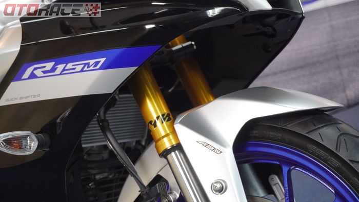 Yamaha All New R15M sudah menggunakan suspensi upside down dari KYB