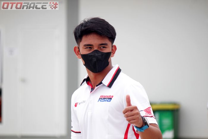 Mario Suryo Aji sempat kencang di awal, tapi catatan waktunya stagnan menjelang akhir FP2 Moto3 Indonesia 2022