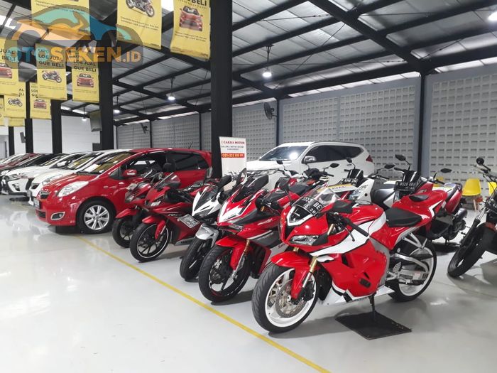 Adira Expo menyediakan mobil dan motor bekas dengan segala tipe