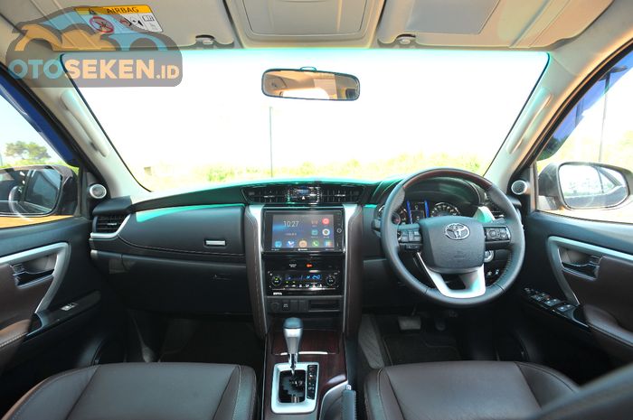 Interior Fortuner