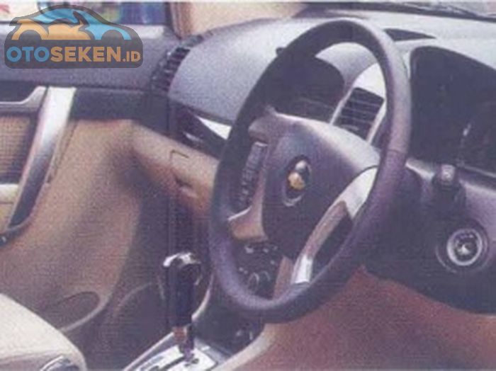 Interior Two Tone di Chevrolet Captiva tahun 2009