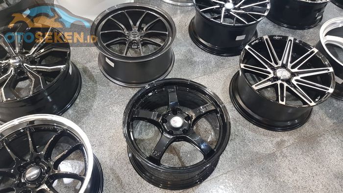 Pilihan pelek dengan PCD 5x114,3