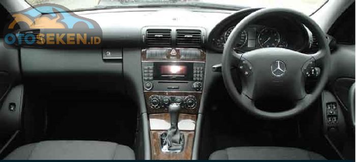 Interior Mercedes-Benz C230