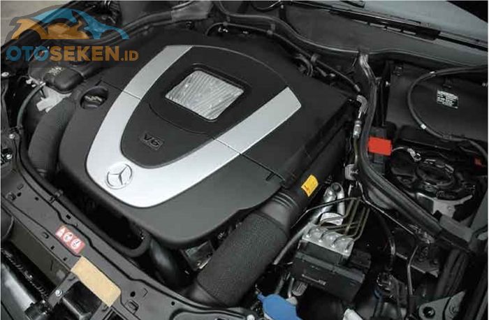 Mesin Mercedes C230 16 katup V6 2.496 cc menyemburkan tenaga 204 dk, meningkat 34 dk dari sebelumnya