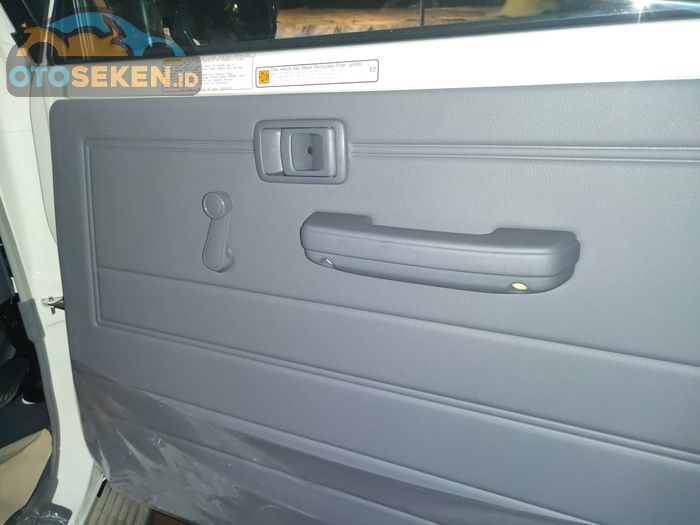 Land Cruiser LC76 tidak ada Power Window