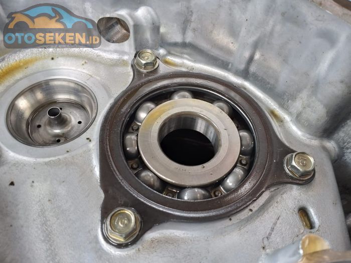 bearing CVT Honda Mobilio memiliki ukuran yang berbeda