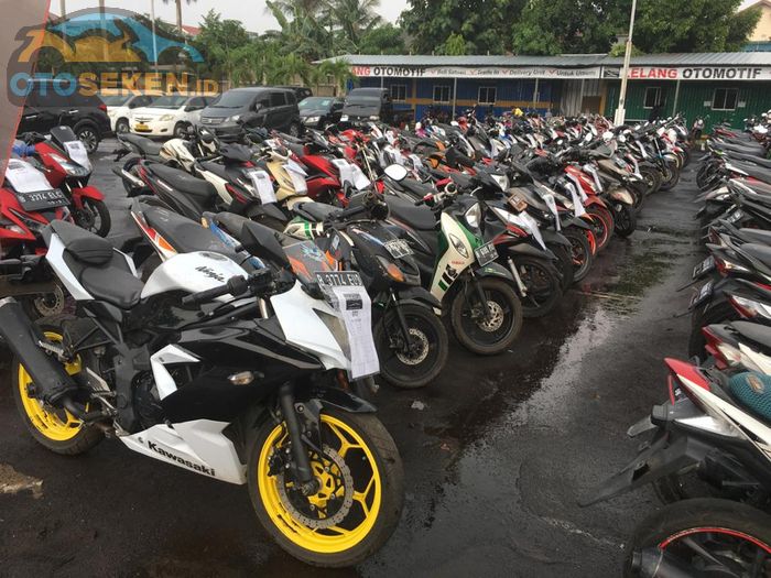 Mulai dari Yamaha NMAX sampai Kawasaki Ninja tersedia di balai lelang Universal, begini caranya mengikuti lelang