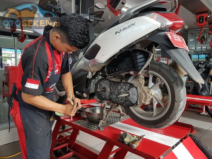 Perbaikan Yamaha NMAX Terendam Banjir