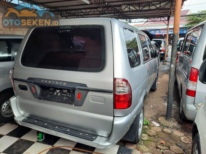 Isuzu Panther Kapsul 2011