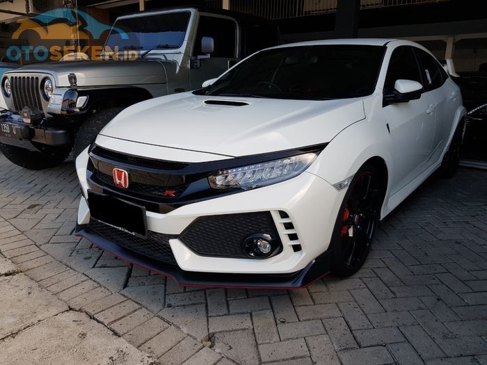 Honda Civic Type R 2018 di Metro Cars Premium