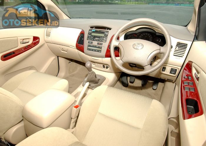 Kabin Toyota Kijang Innova V Diesel 2005