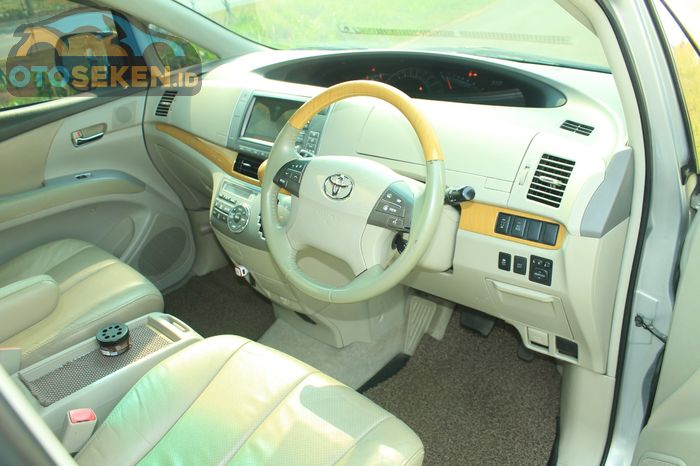 Toyota Previa, fitur-fitur lengkap