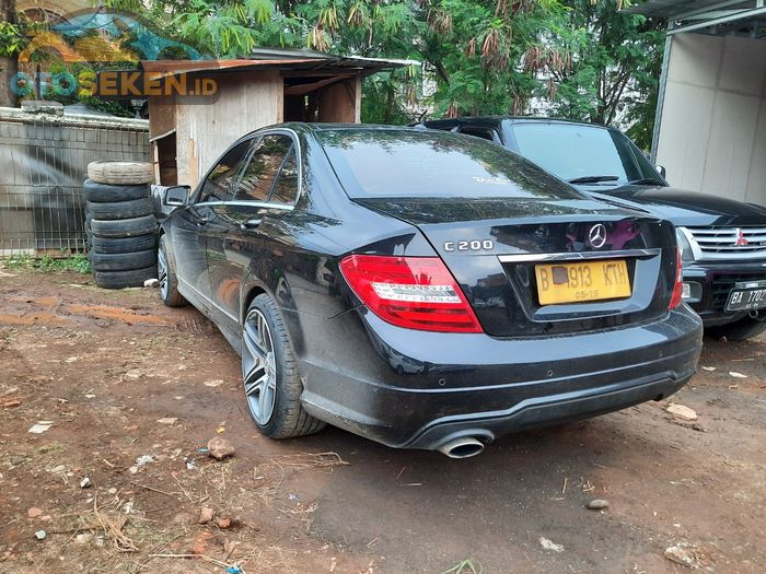 Mercedes-Benz C200 tahun 2014 Eks Taksi Express Group, Kondisi Mentah ...