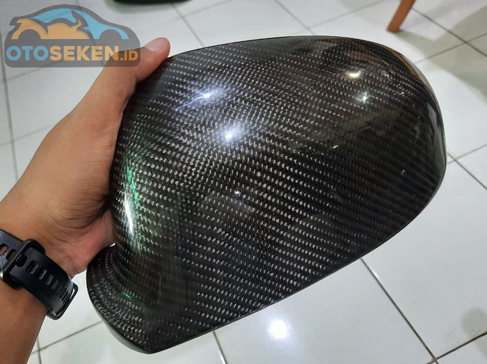 Ilustrasi spion pakai carbon fiber