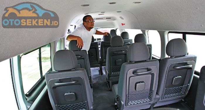 kabin Toyota Hiace High Grade Commuter tahun 2013