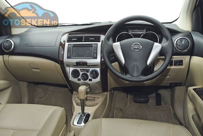 All New Nissan Grand Livina HWS 1.5 CVT interior
