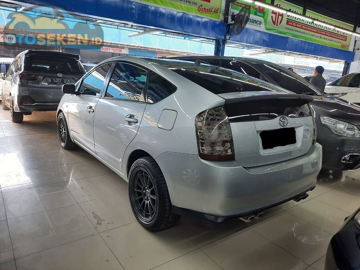 Toyota Prius 2007 tampilan belakang