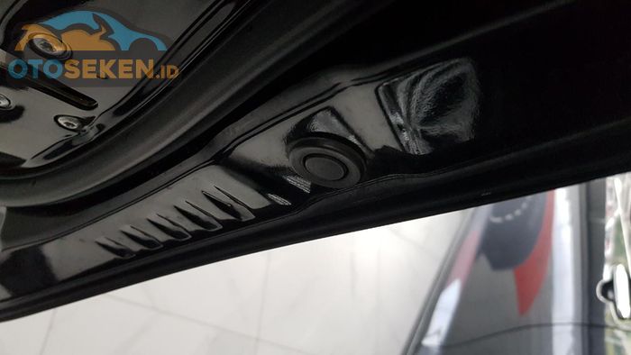 Ilustrasi karet pintu Mitsubishi Pajero Sport