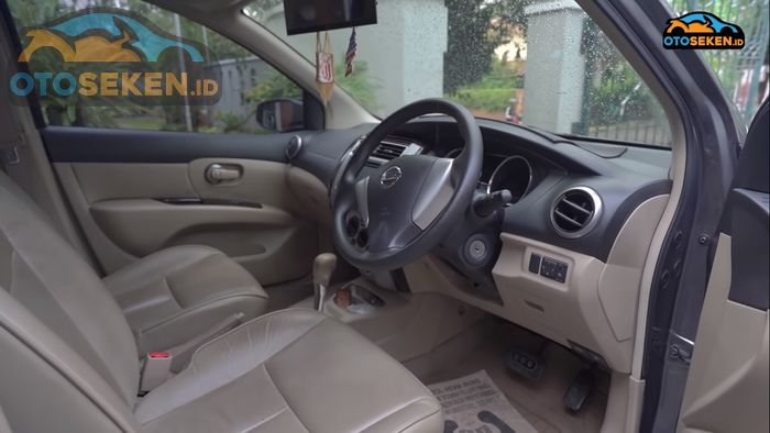 Interior Nissan Grand livina 1.5 HWS L11