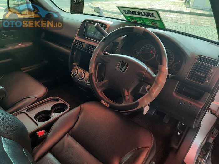 Interior Honda CR-V matik 2003
