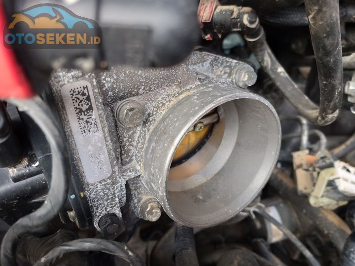 Throttle body mobil dibersihkan berkala