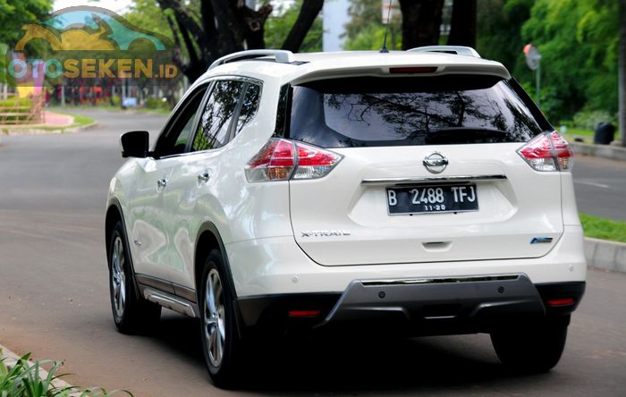 Nissan X-Trail Hybrid 2015