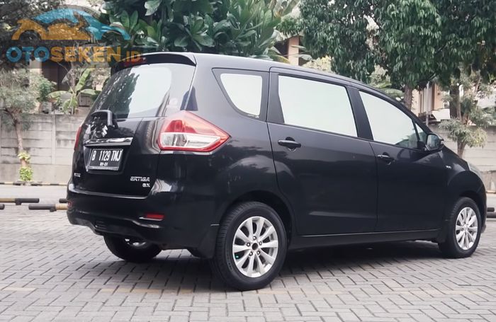 ilustrasi Suzuki Ertiga generasi pertama