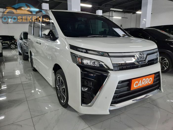 Toyota Voxy 2.0 2018