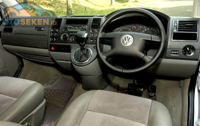interior VW New Carevelle 2004