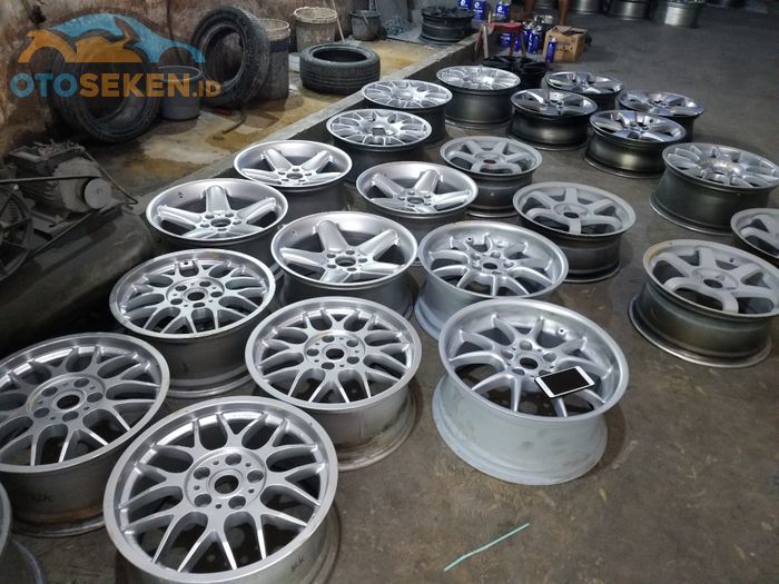 Repaint pelek mobil di BK Speed Works Garage