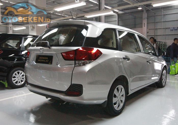 Body Honda Mobilio S MT 2014