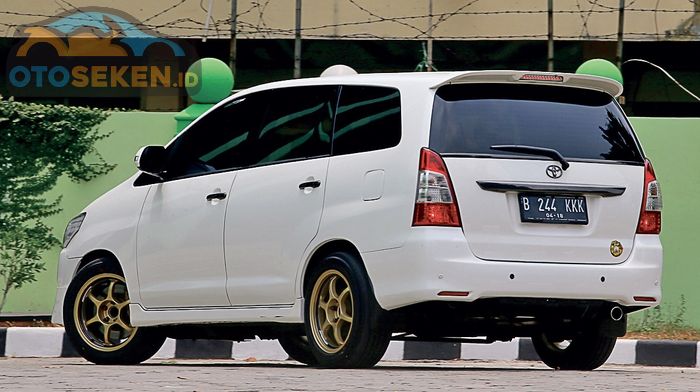 Toyota Kijang Innova 2.5 V tenaga tembus 400 dk