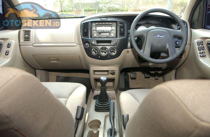Interior Ford Escape 2.0 2003