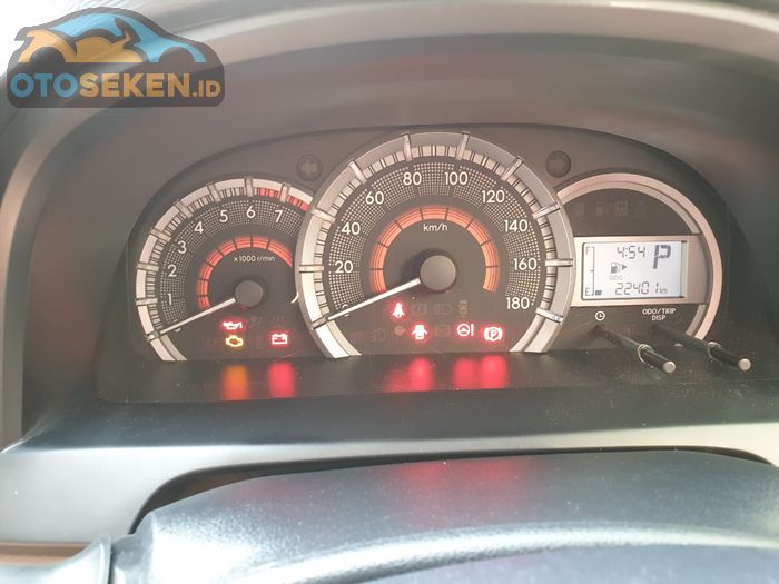 Odometer Daihatsu Xenia R Sporty low kilometer
