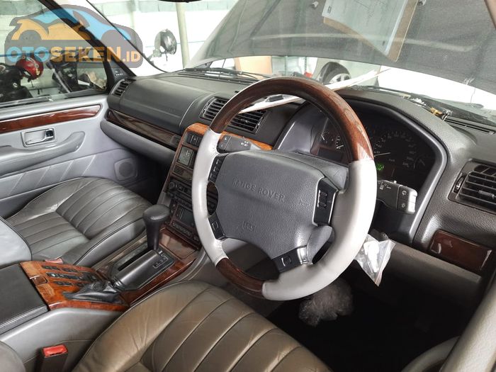 Interior Range Rover HSE generasi kedua