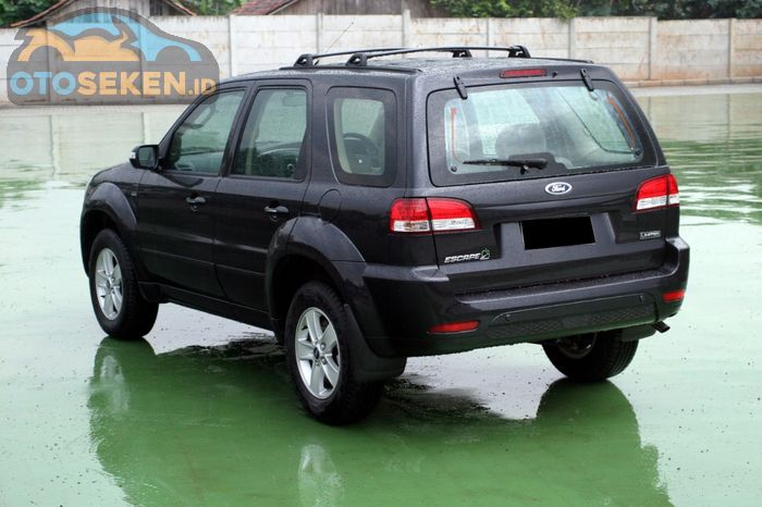 Body Belakang Ford Escape 2.3 Facelift 2010 AT