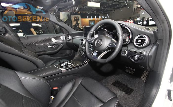 Inteior Mercedes-Benz C250 AMG 2014