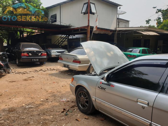 Toyota Soluna di bengkel spesialis kandang Soluna