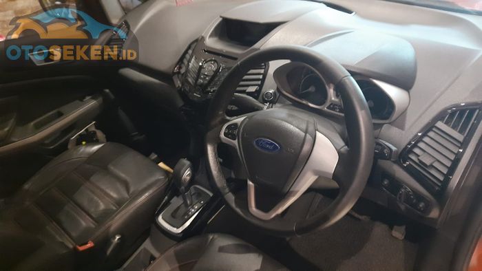 Kabin baris pertama Ford EcoSport