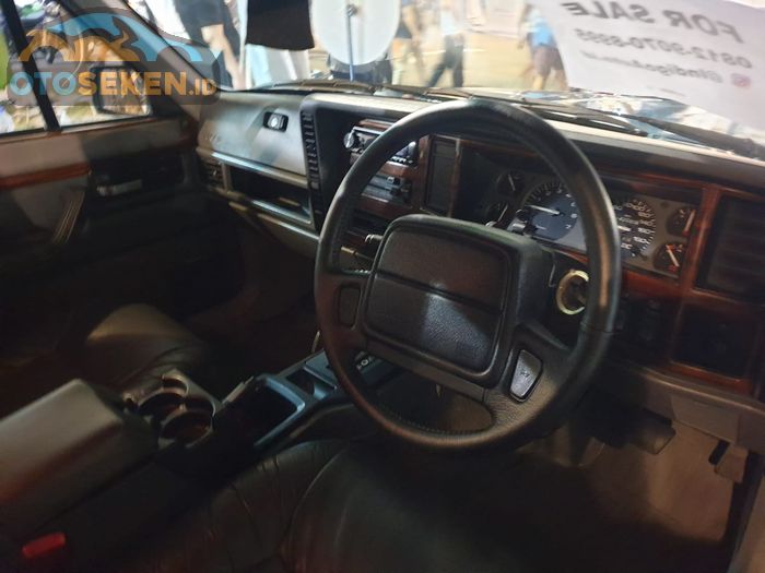 interior Jeep Cherokee XJ Limited AT 1996